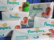 Влажные салфетки Johnson's Baby и влажные салфетки Pampers® sensitive